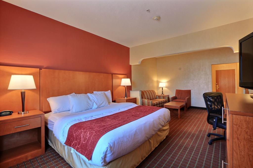 Comfort Suites Auburn Hills-Detroit Екстериор снимка