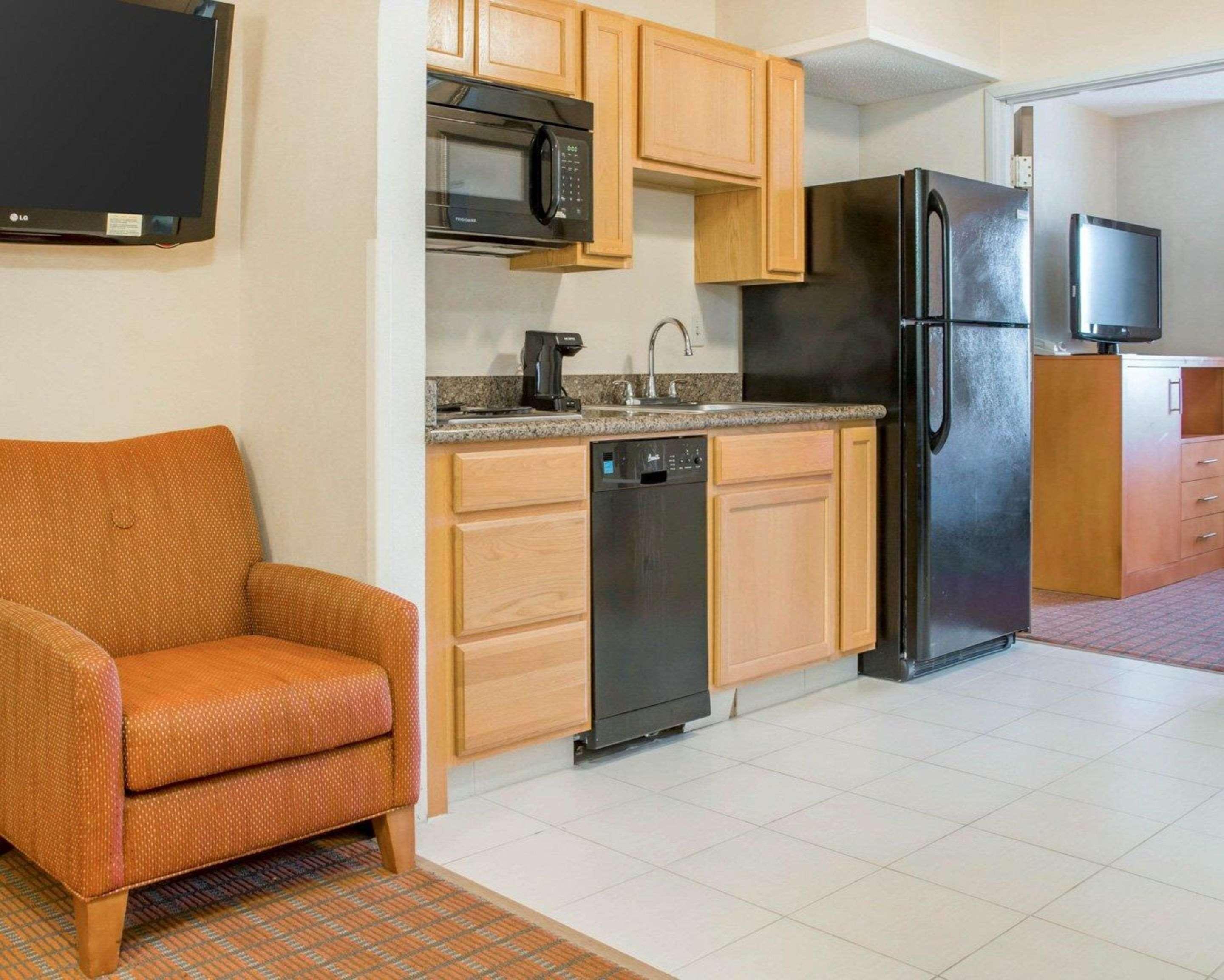 Comfort Suites Auburn Hills-Detroit Екстериор снимка