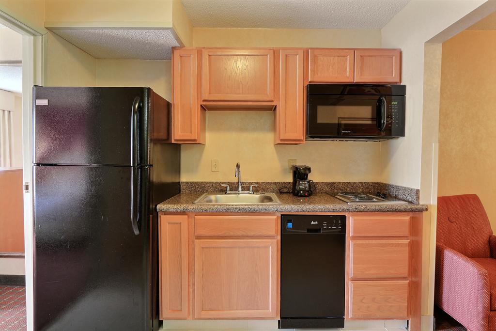 Comfort Suites Auburn Hills-Detroit Екстериор снимка