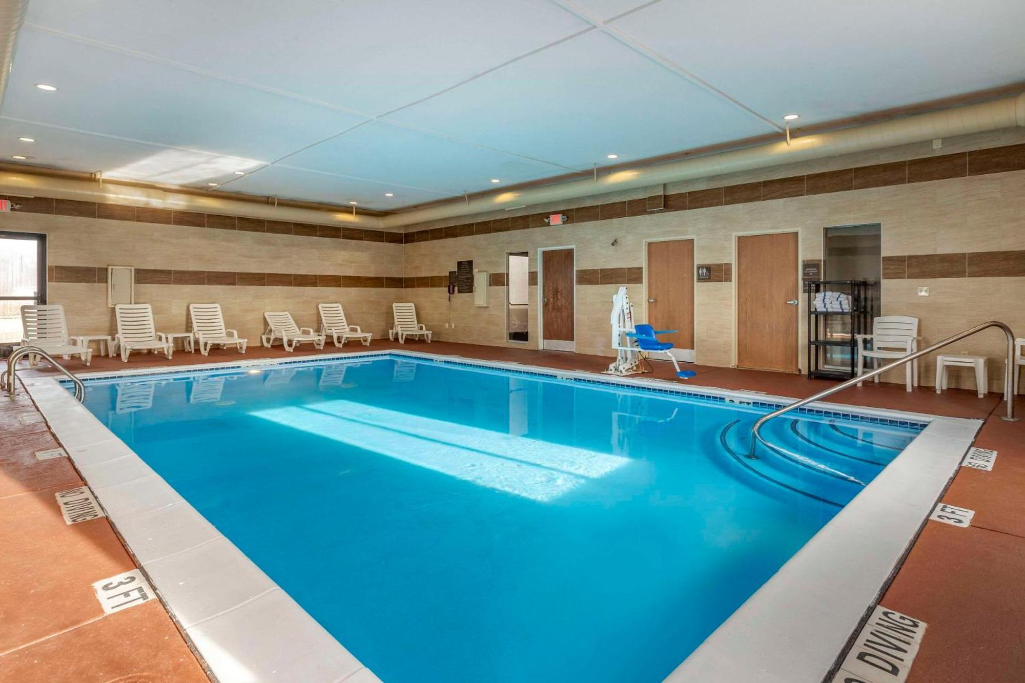 Comfort Suites Auburn Hills-Detroit Екстериор снимка