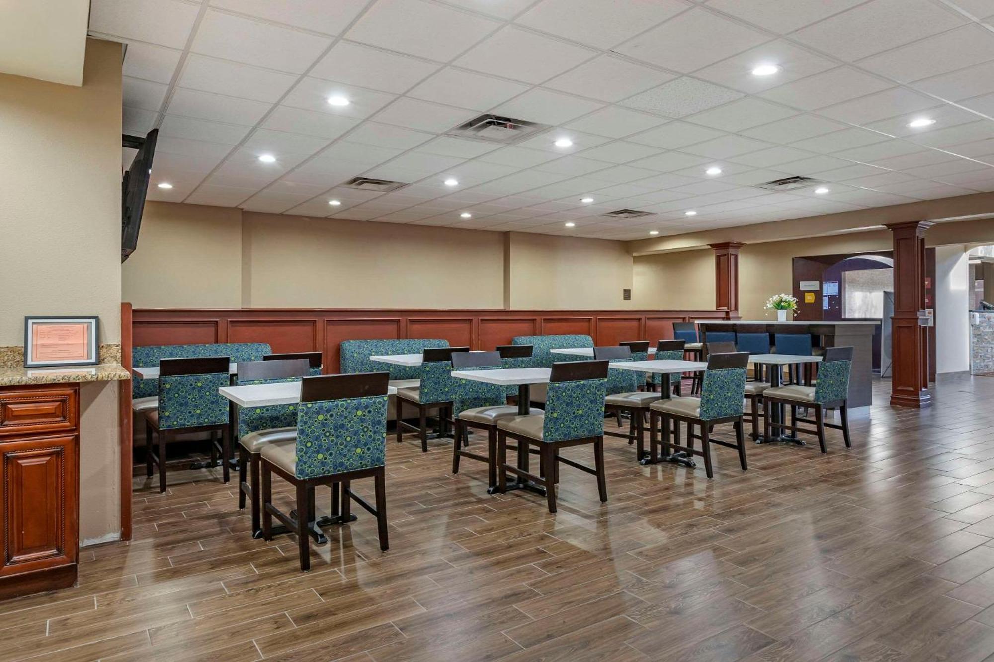 Comfort Suites Auburn Hills-Detroit Екстериор снимка