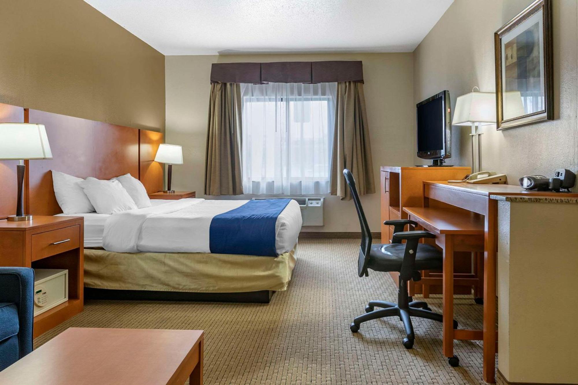 Comfort Suites Auburn Hills-Detroit Екстериор снимка
