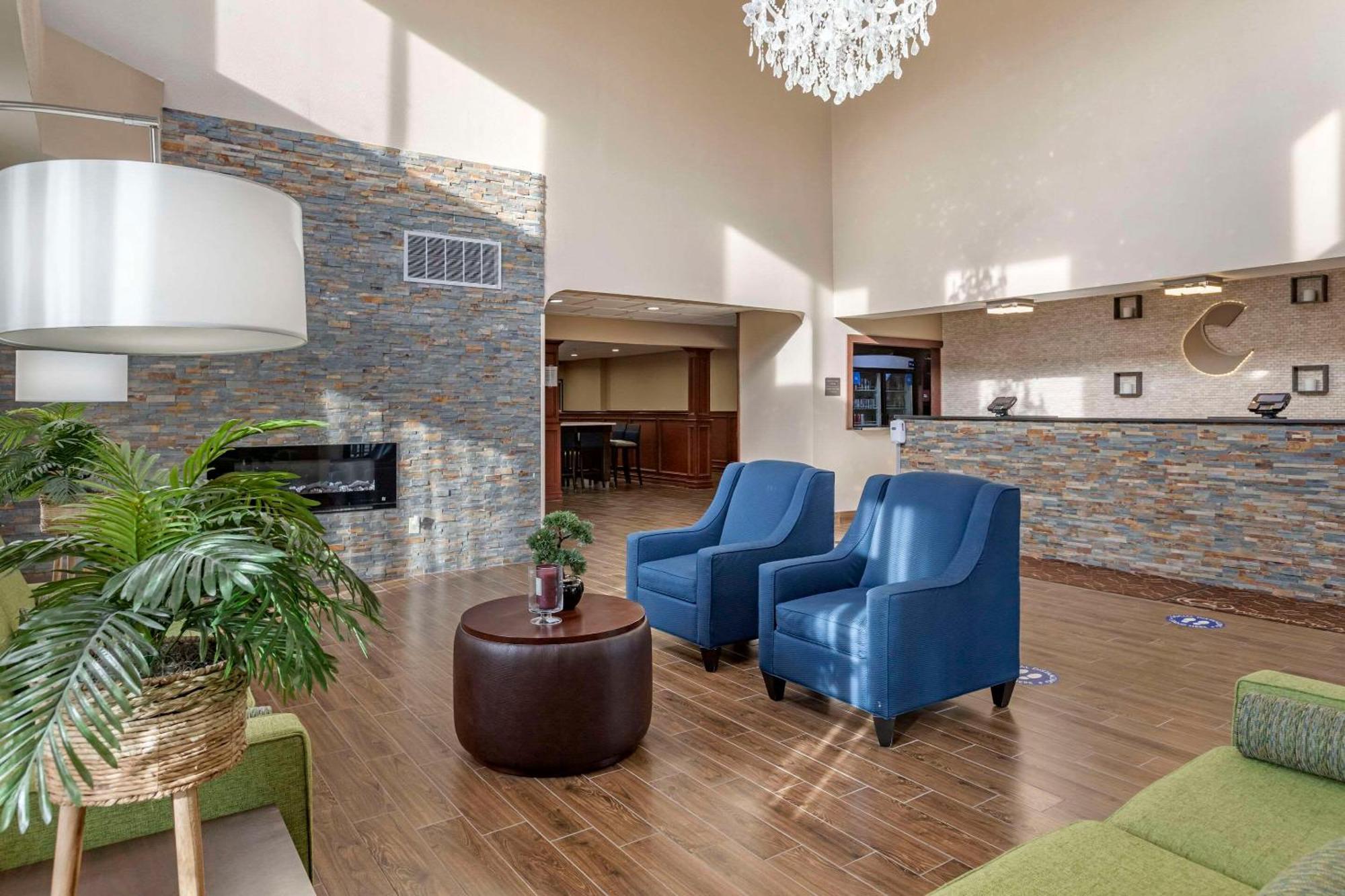 Comfort Suites Auburn Hills-Detroit Екстериор снимка