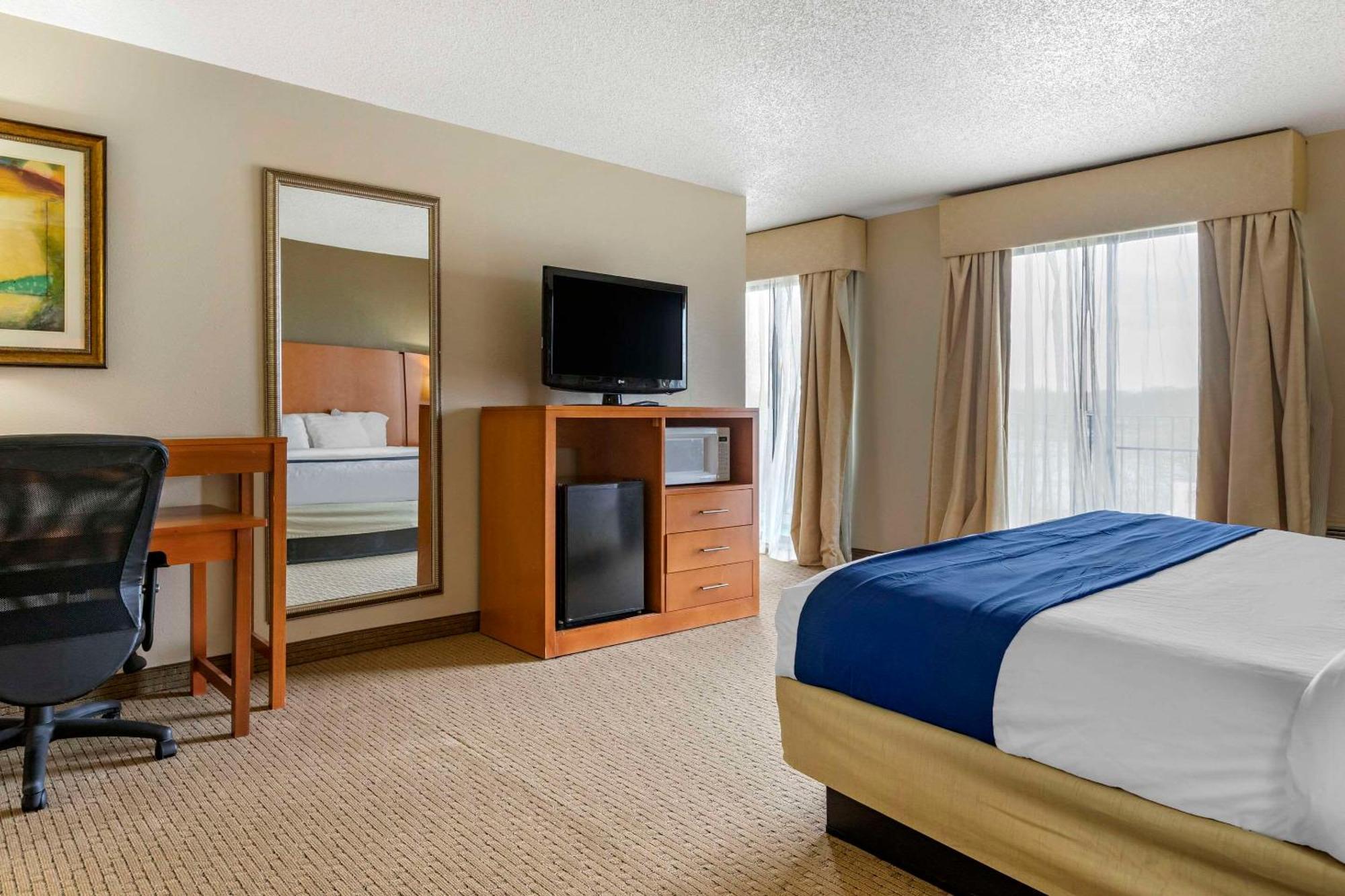 Comfort Suites Auburn Hills-Detroit Екстериор снимка